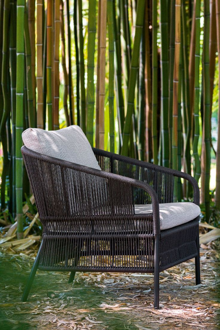 Single cuv chair